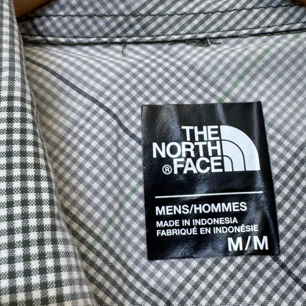The North Face Mens Button Up Shirt M Grey Plaid Nylon Gorpcore Hiking Outdoor